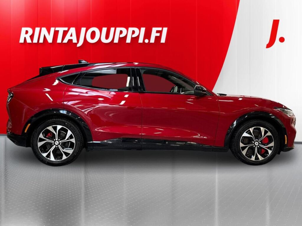 Ford Mustang Mach-E 2022 Punainen