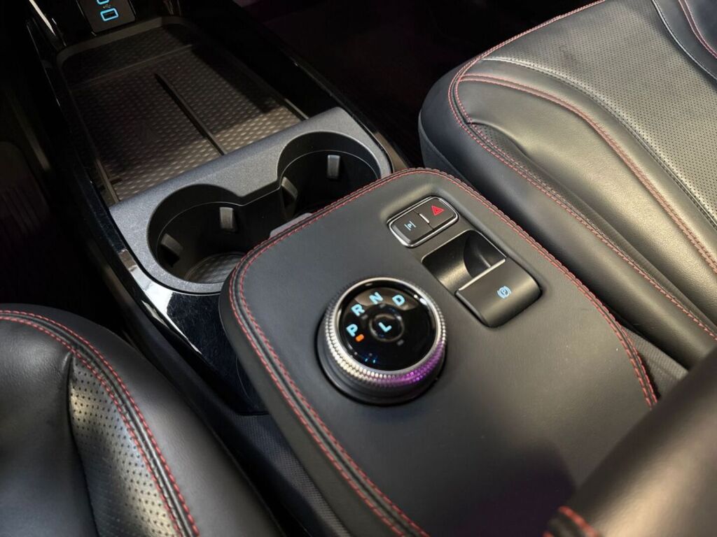 Ford Mustang Mach-E 2022 Punainen