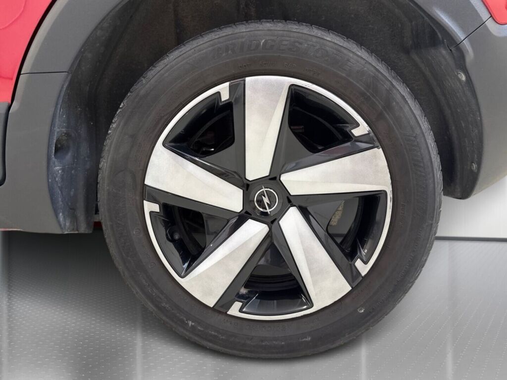Opel Crossland 2022 Punainen