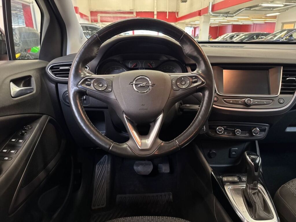 Opel Crossland 2022 Punainen