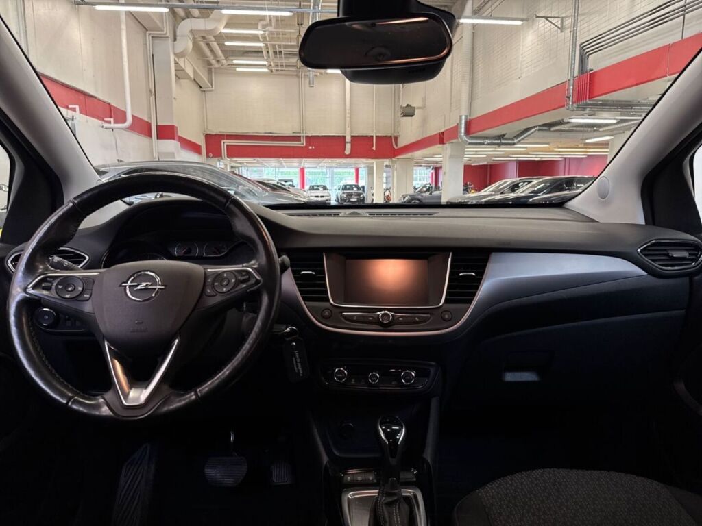 Opel Crossland 2022 Punainen
