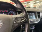 Opel Crossland 2022 Punainen