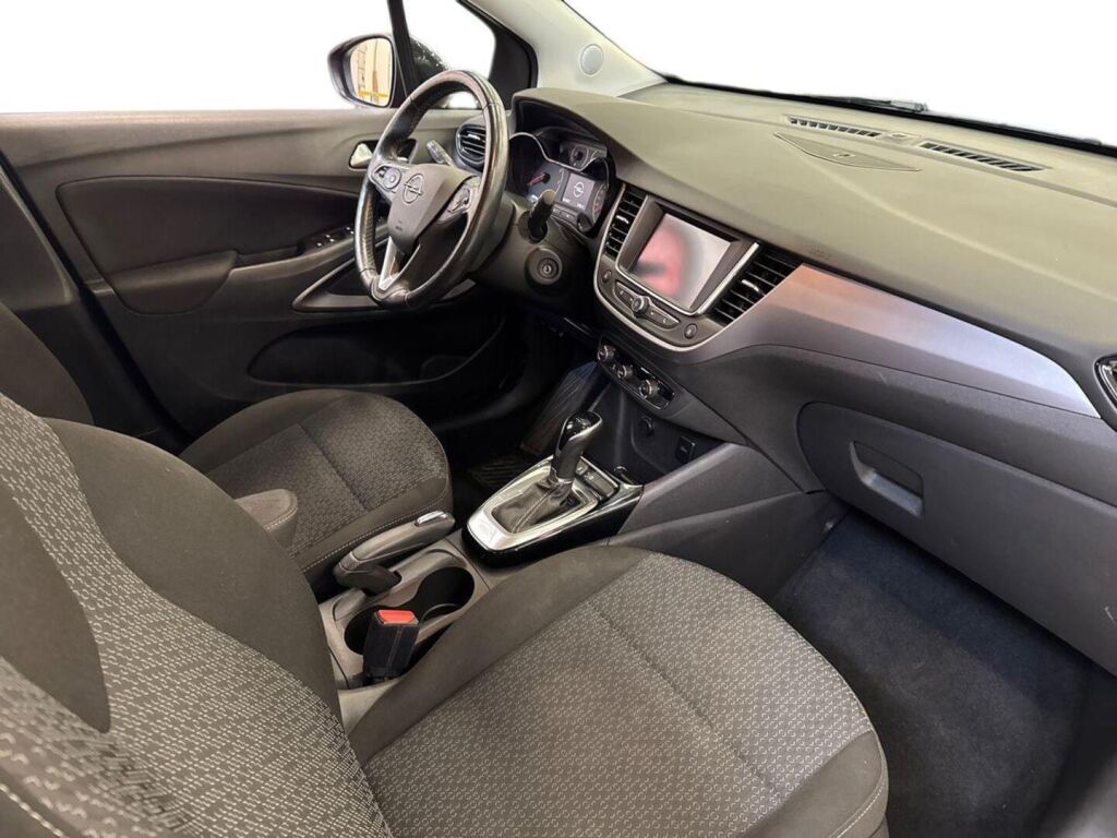 Opel Crossland 2022 Punainen