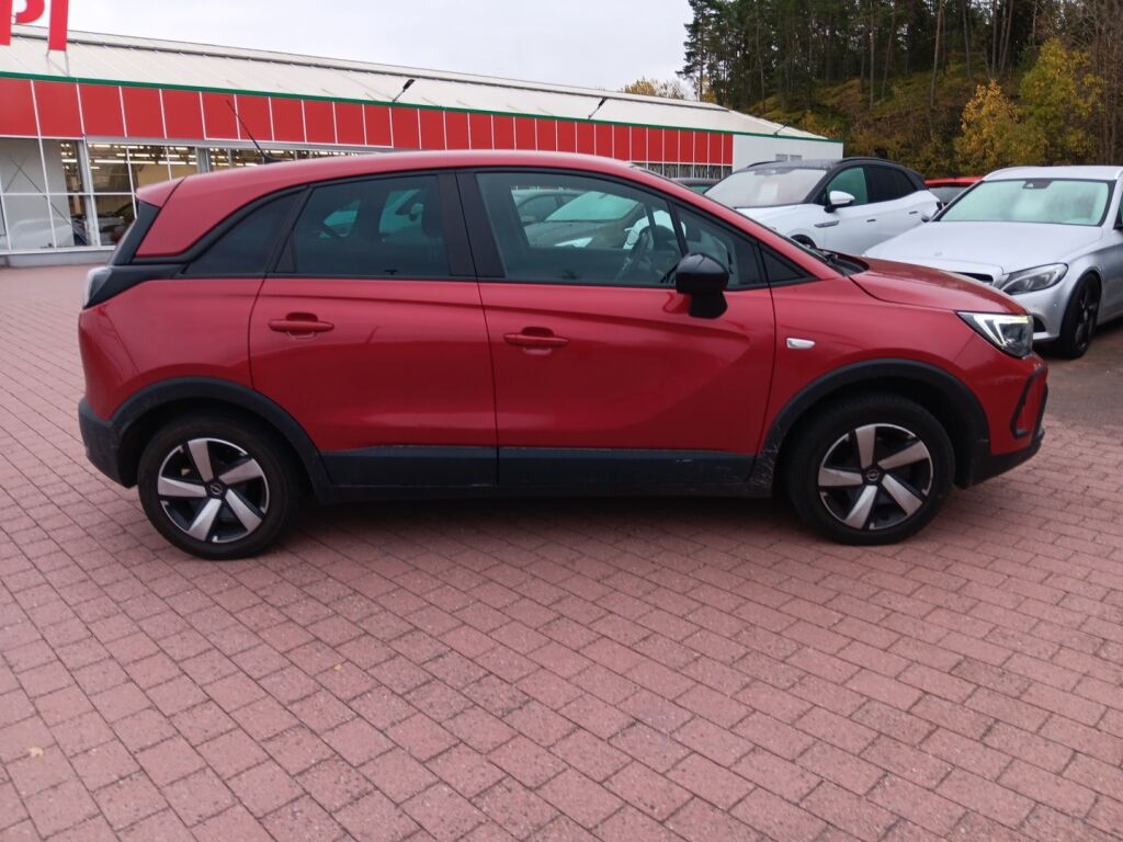 Opel Crossland 2022 Punainen