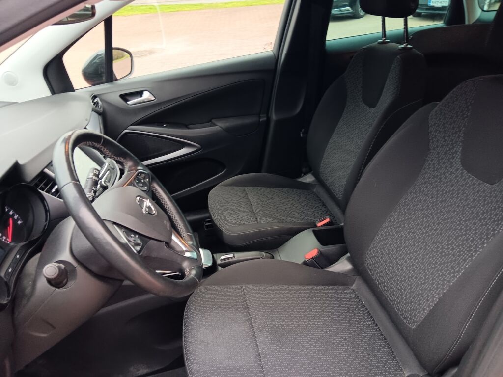 Opel Crossland 2022 Punainen