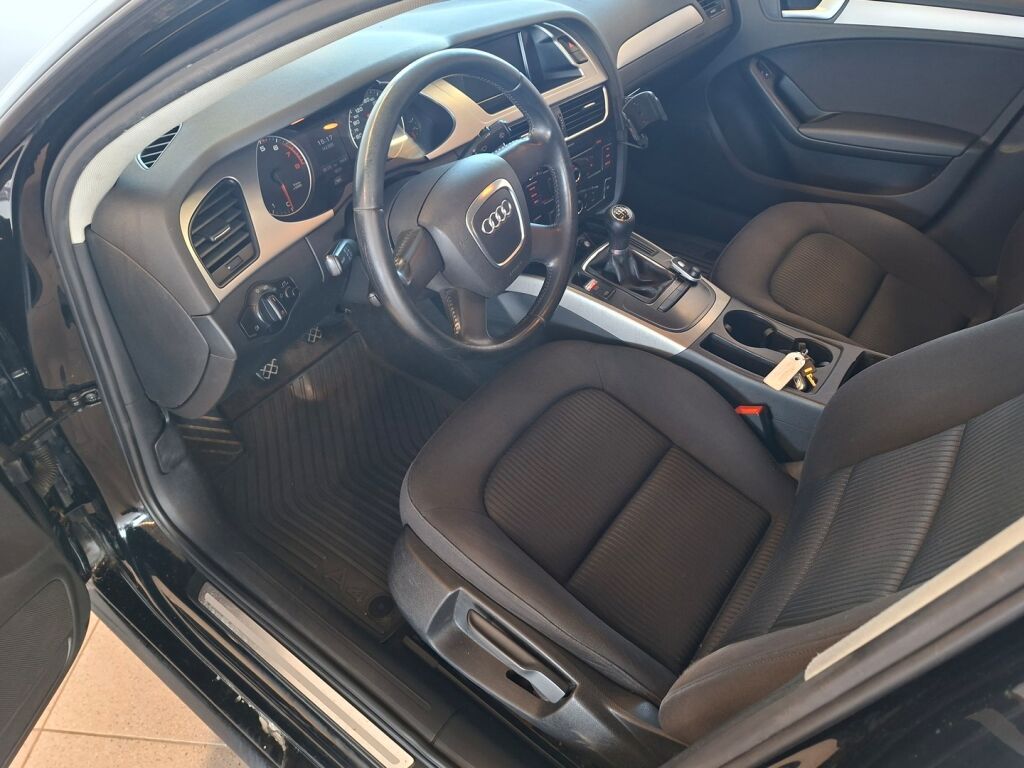 Audi A4 2008 Musta