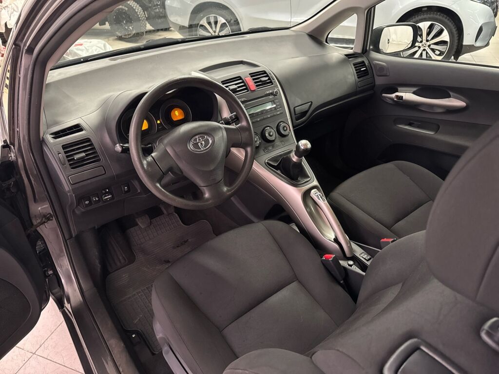 Toyota Auris 2009 Harmaa