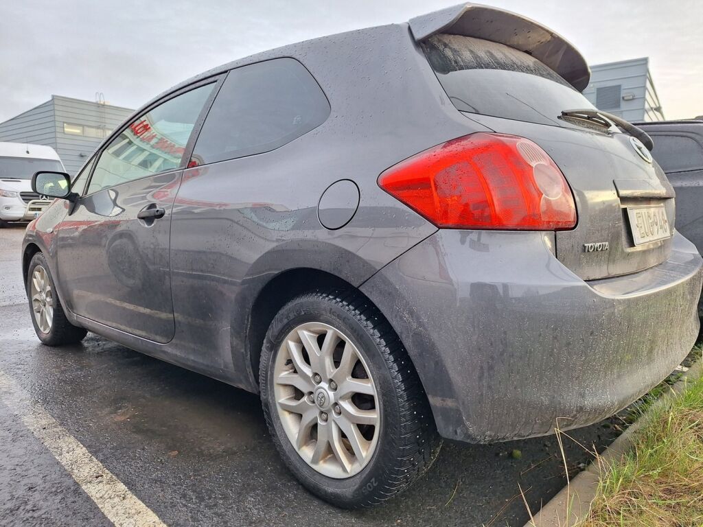 Toyota Auris 2009 Harmaa