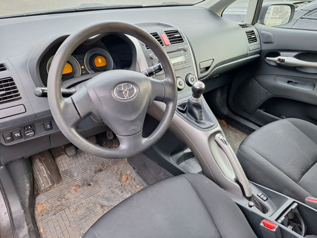 Toyota Auris 2009 Harmaa