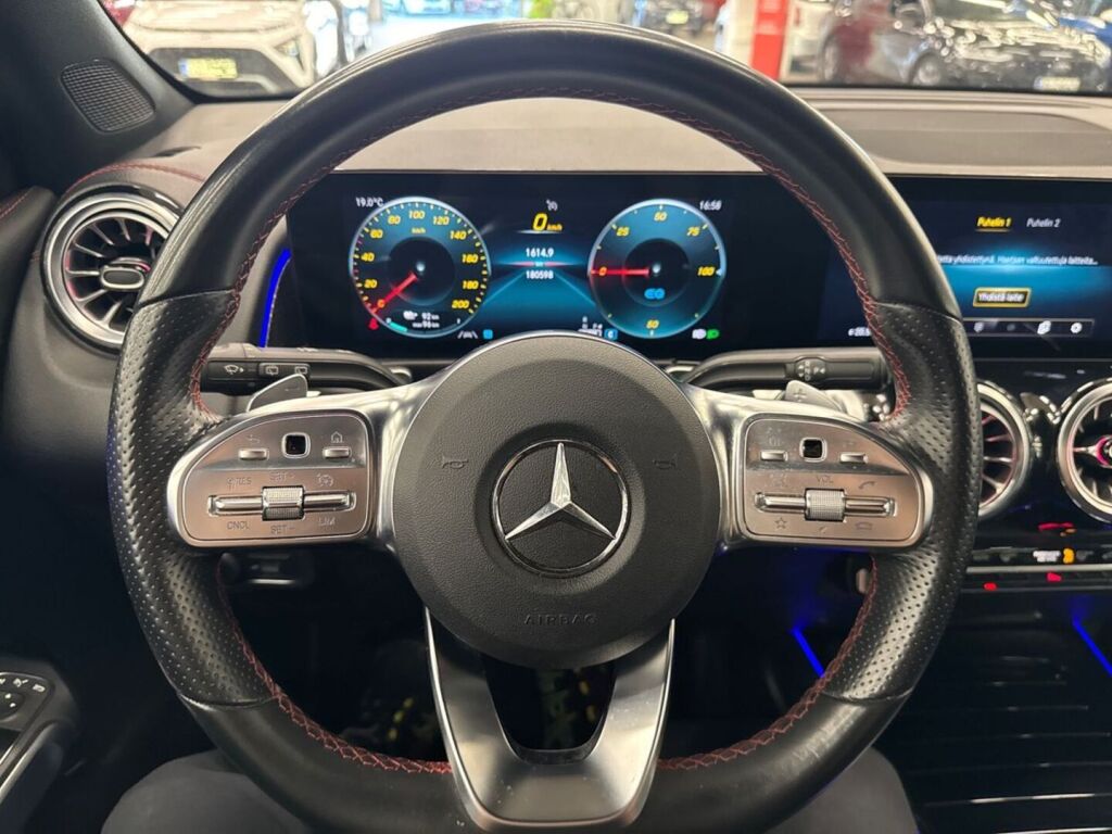 Mercedes-Benz EQB 2022 Musta