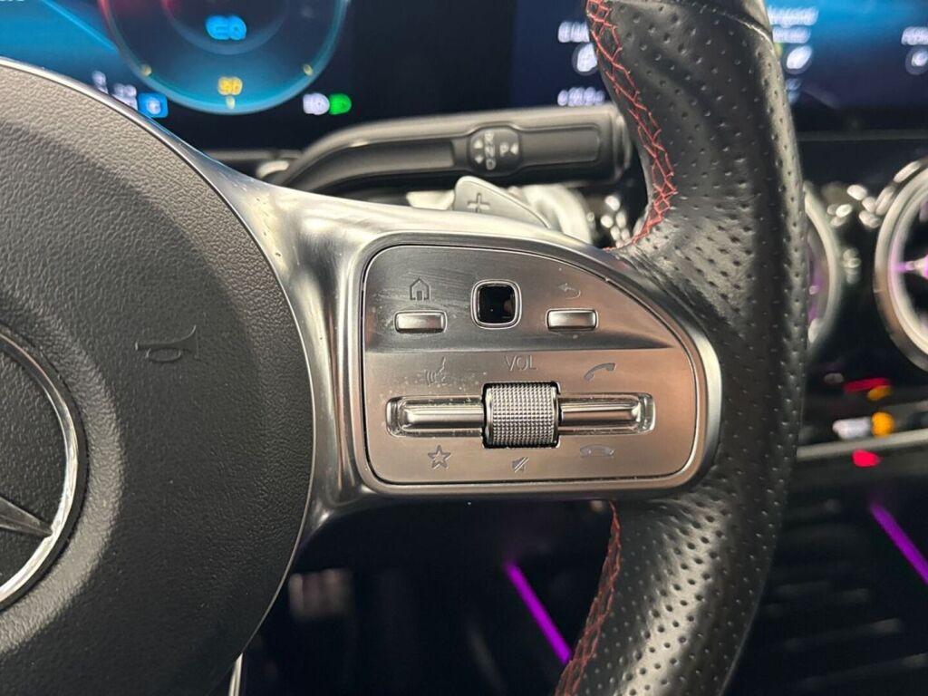 Mercedes-Benz EQB 2022 Musta