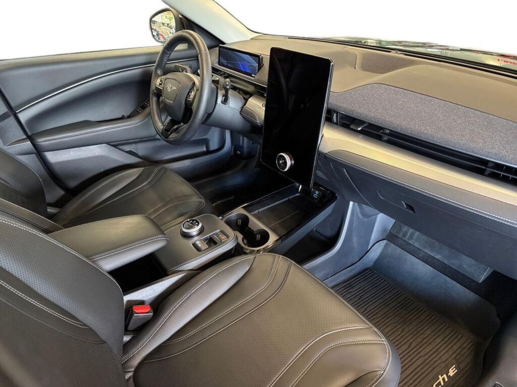Ford Mustang Mach-E 2022 Absolute Black