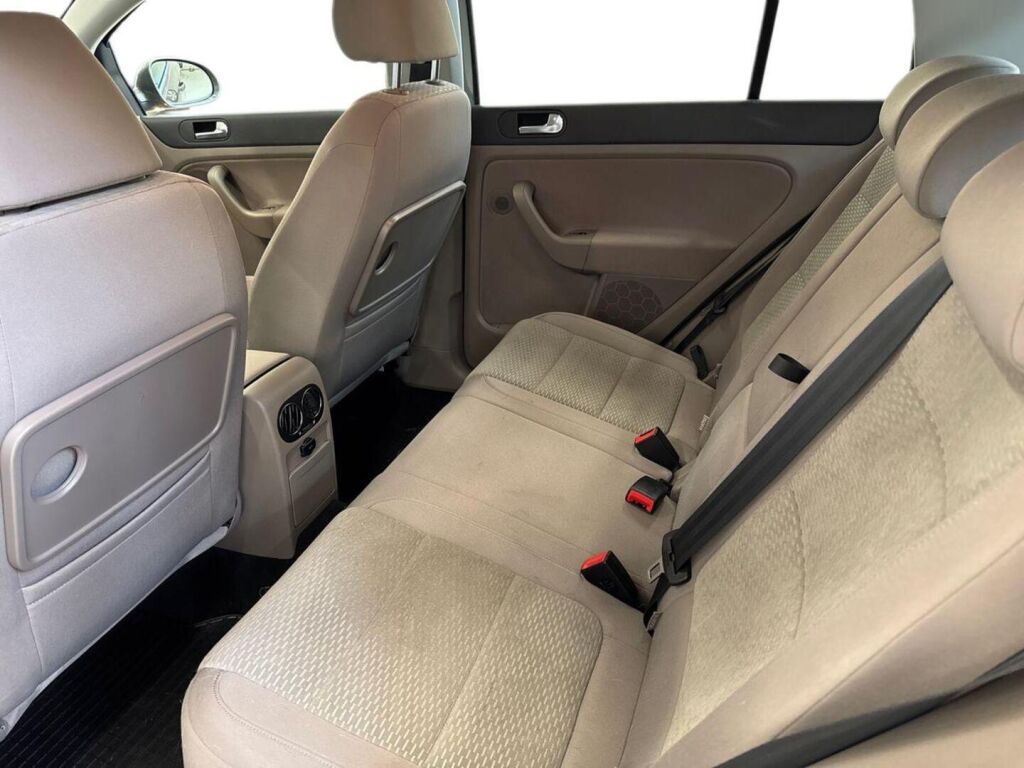 Volkswagen Golf Plus 2011 Ruskea (beige)