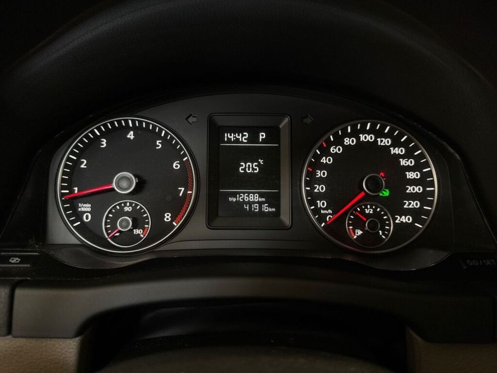 Volkswagen Golf Plus 2011 Ruskea (beige)