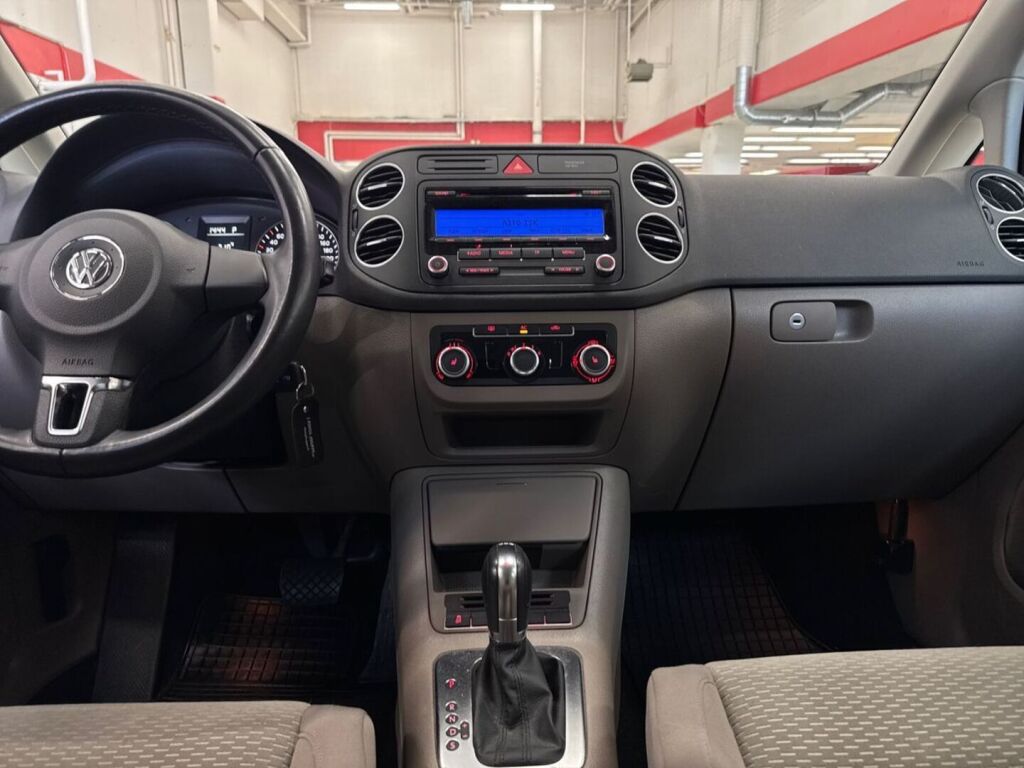 Volkswagen Golf Plus 2011 Ruskea (beige)