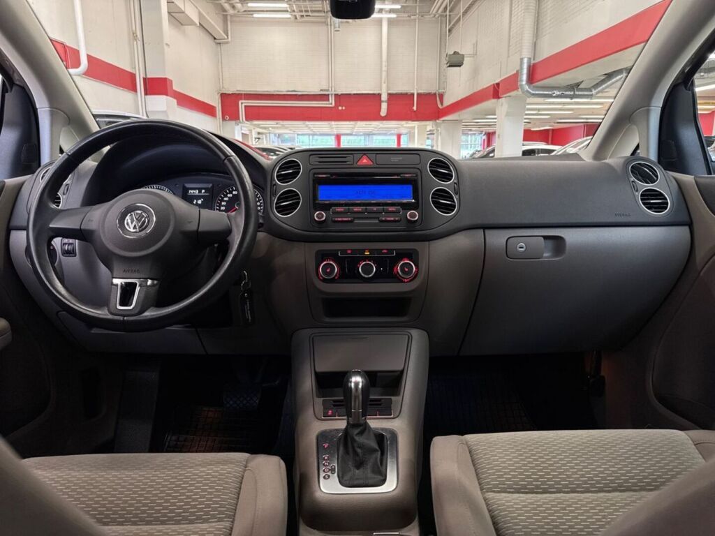Volkswagen Golf Plus 2011 Ruskea (beige)