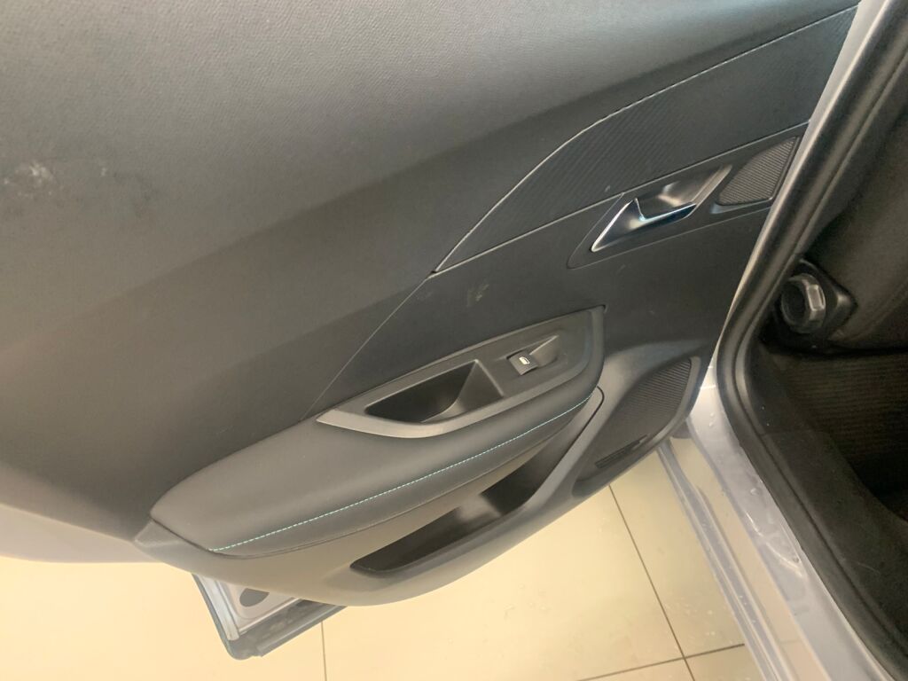 Peugeot e-2008 2022 Harmaa