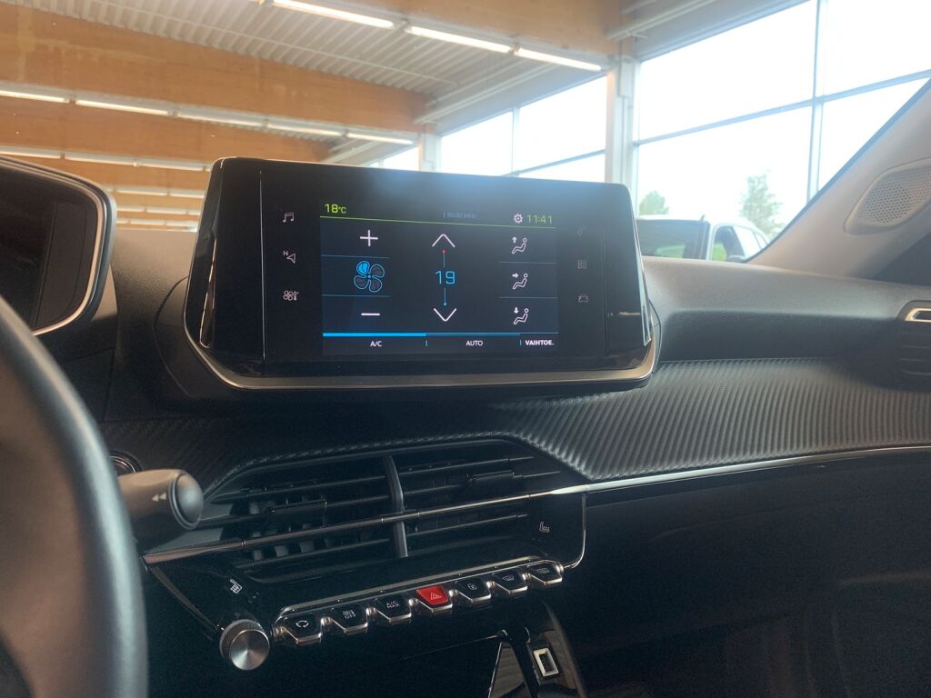 Peugeot e-2008 2022 Harmaa