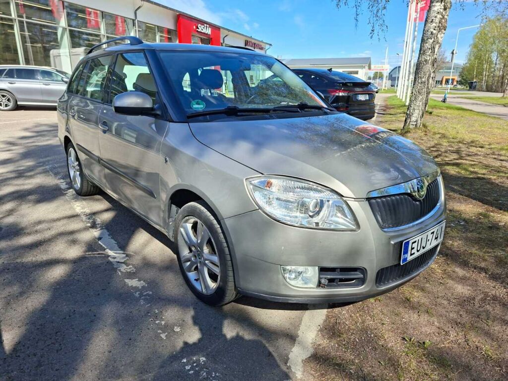 Skoda Fabia 2008 Keltainen
