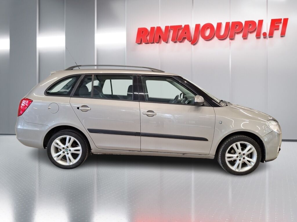 Skoda Fabia 2008 Keltainen