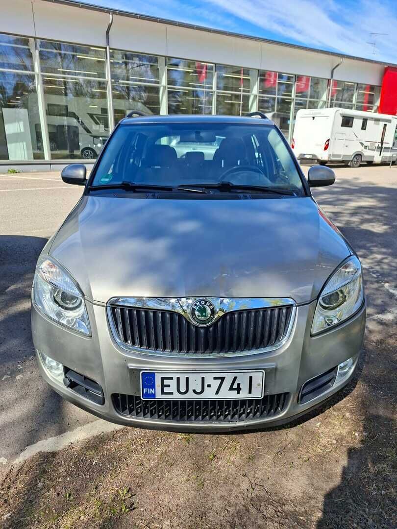 Skoda Fabia 2008 Keltainen