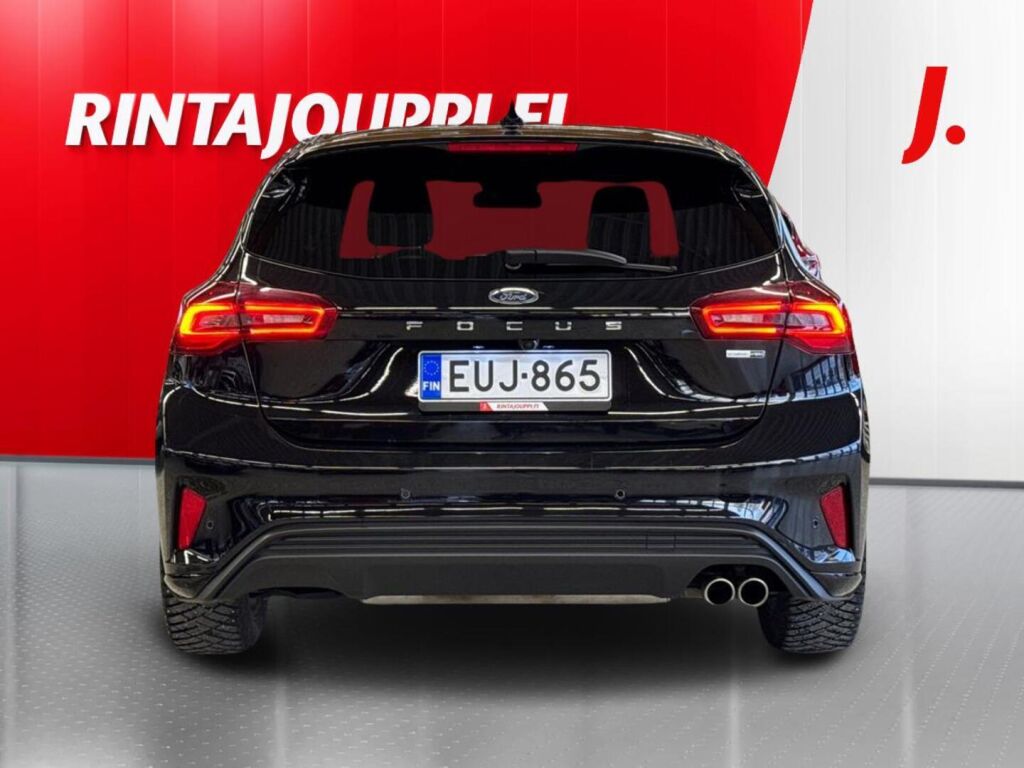 Ford Focus 2022 Metallinhohto Musta (Agate Black Metallic)