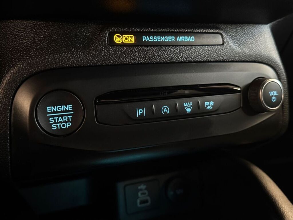 Ford Focus 2022 Metallinhohto Musta (Agate Black Metallic)