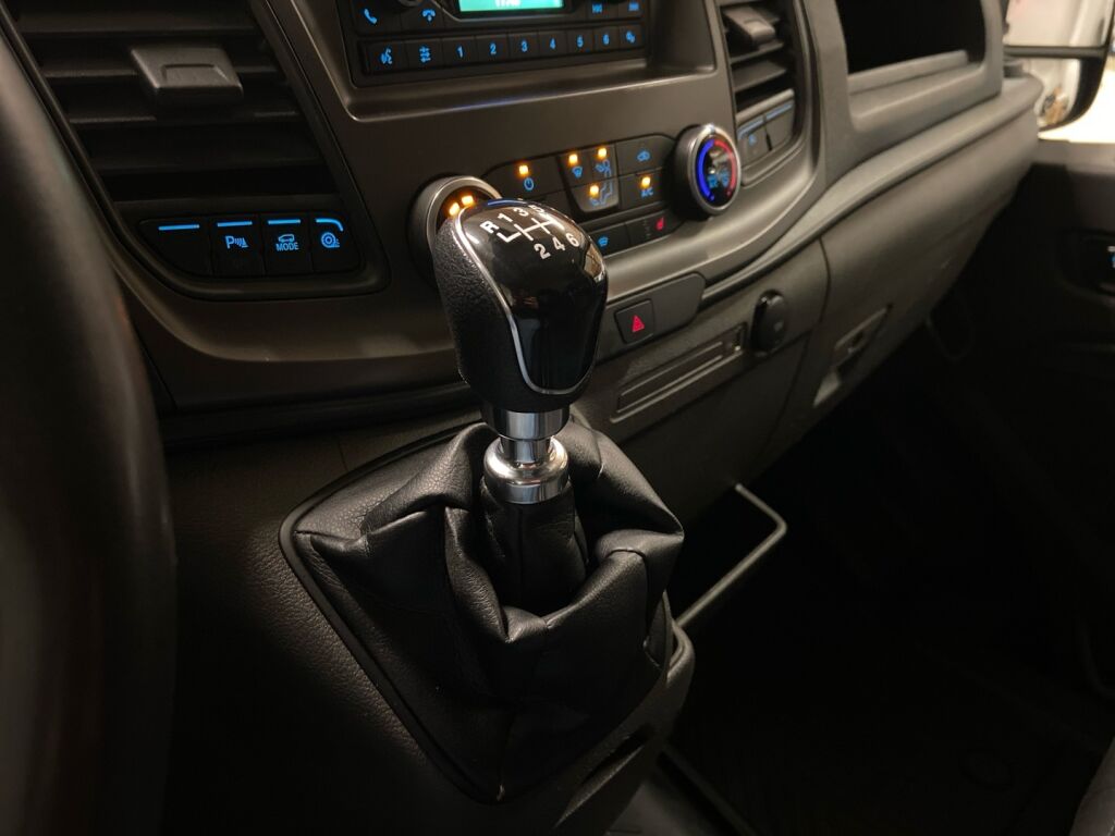 Ford Transit 2023 Sininen