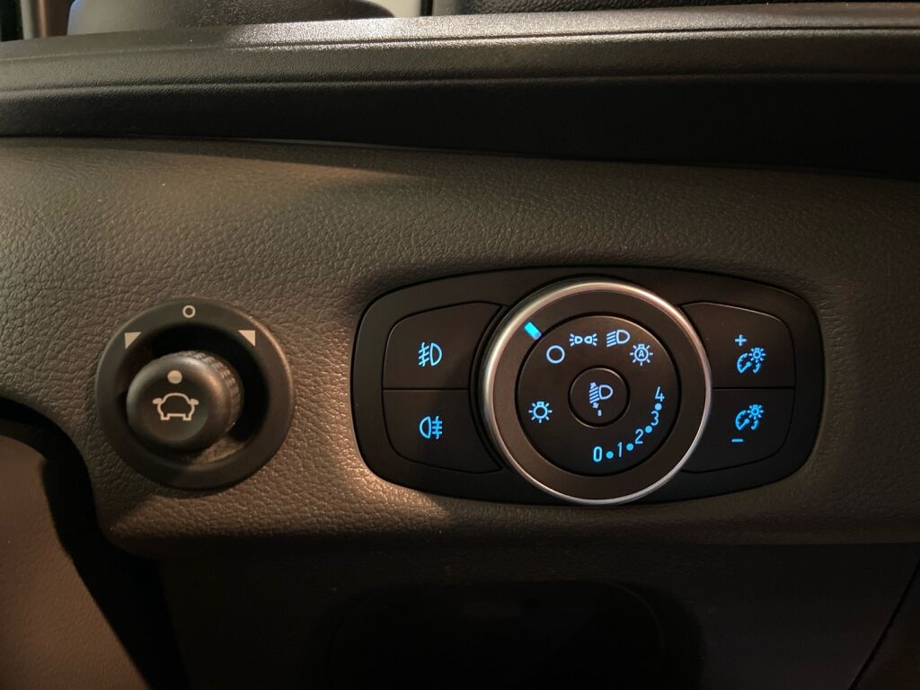 Ford Transit 2023 Sininen