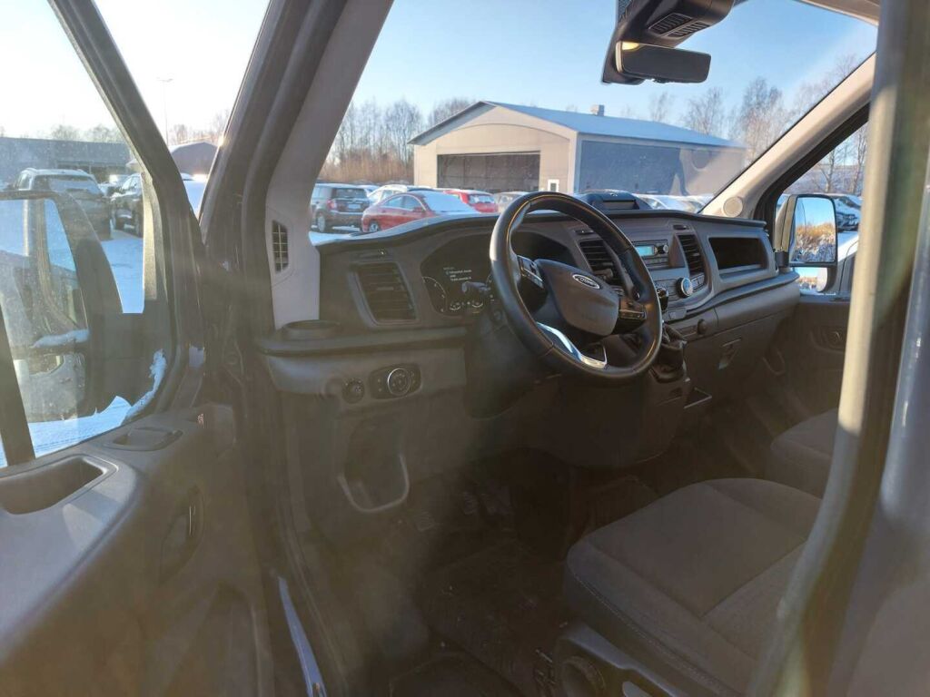 Ford Transit 2023 Sininen