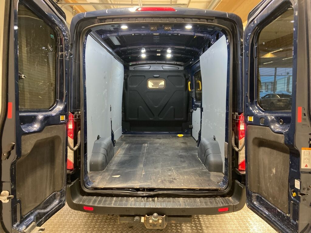 Ford Transit 2023 Sininen