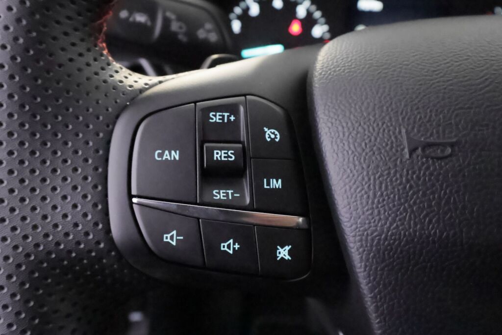 Ford Puma 2023 Punainen