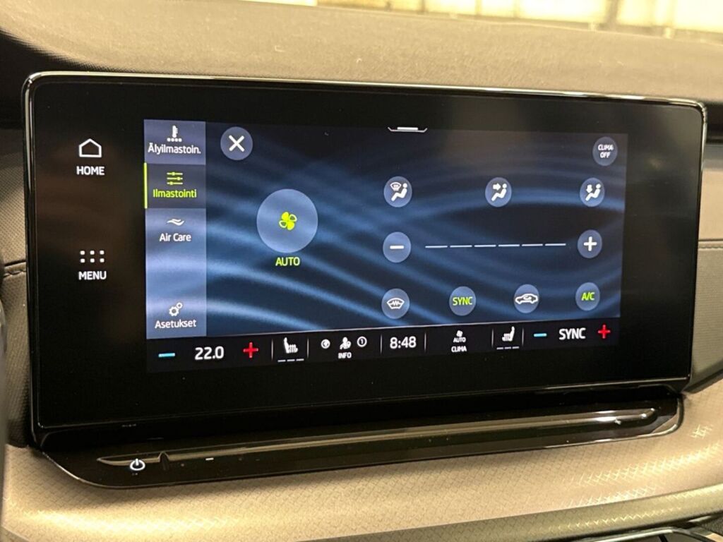 Skoda Octavia 2023 Musta
