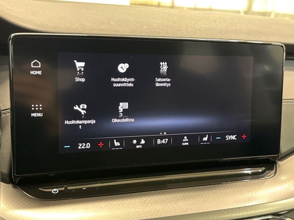 Skoda Octavia 2023 Musta