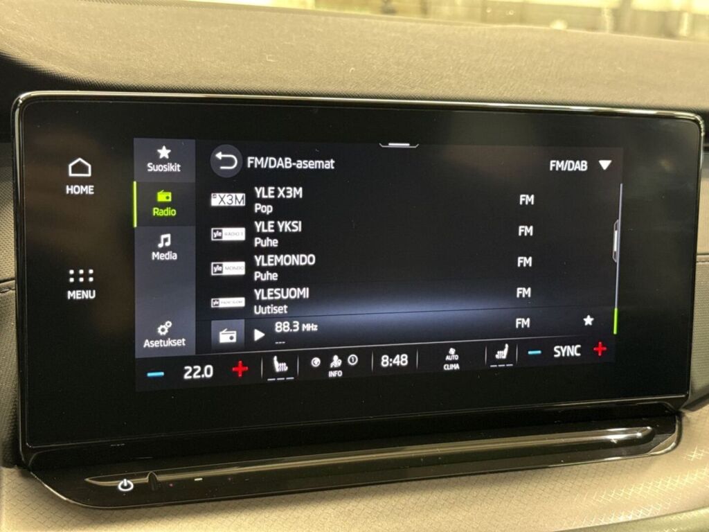 Skoda Octavia 2023 Musta