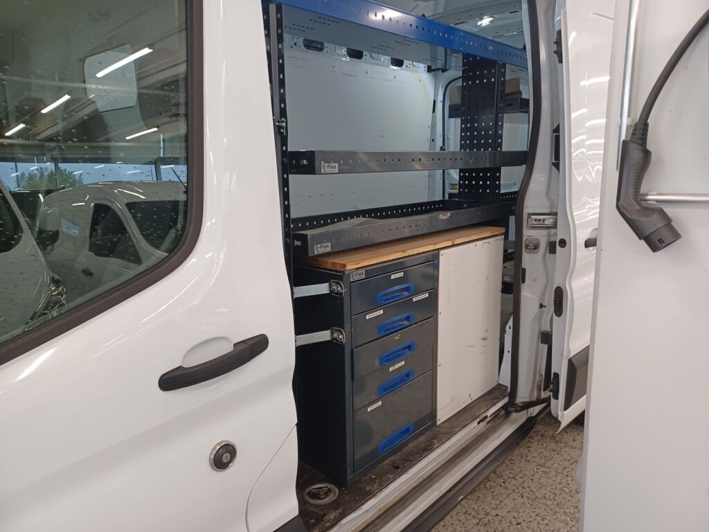 Ford Transit 2022 Valkoinen
