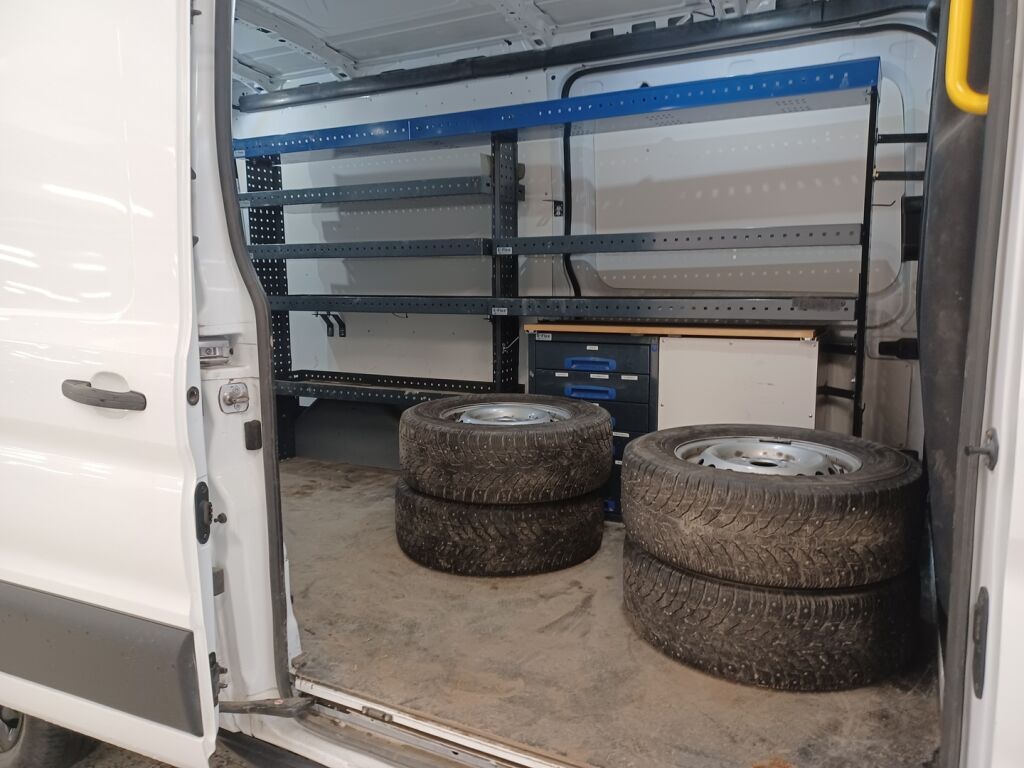 Ford Transit 2022 Valkoinen