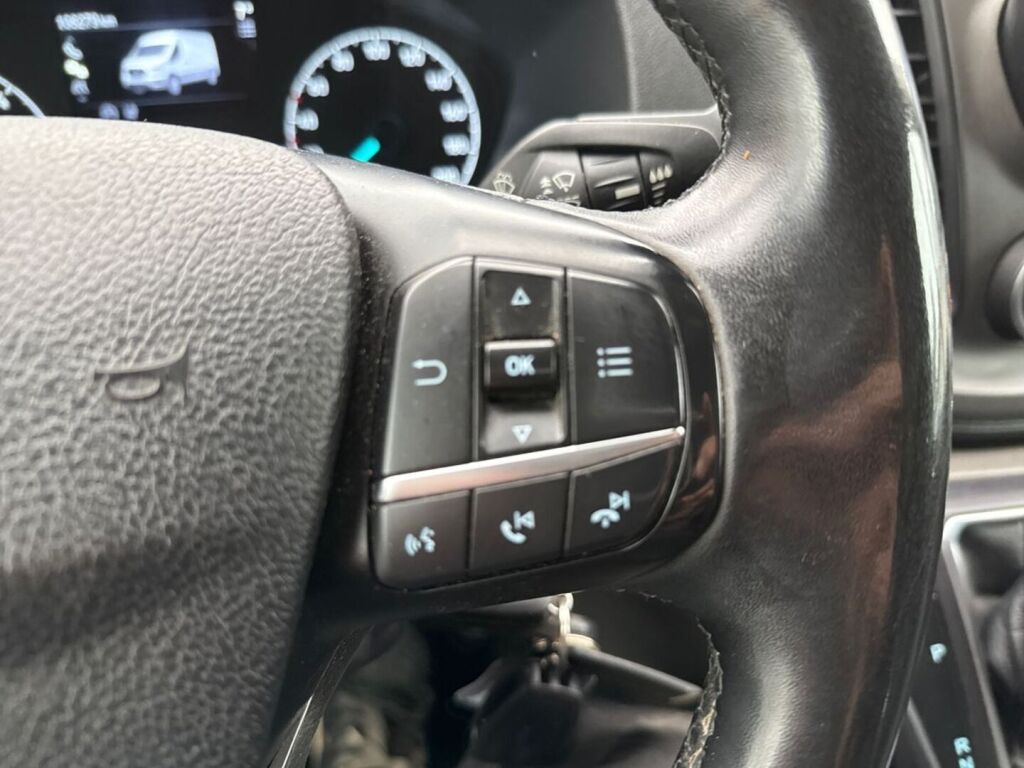Ford Transit 2022 Valkoinen
