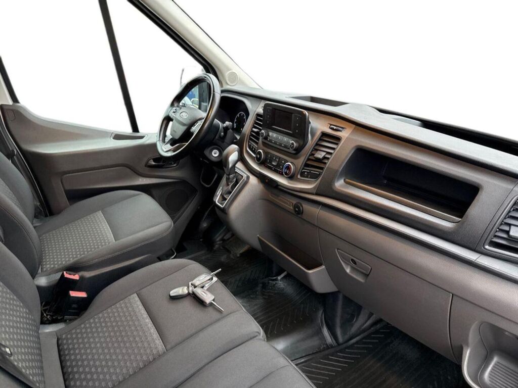 Ford Transit 2022 Valkoinen