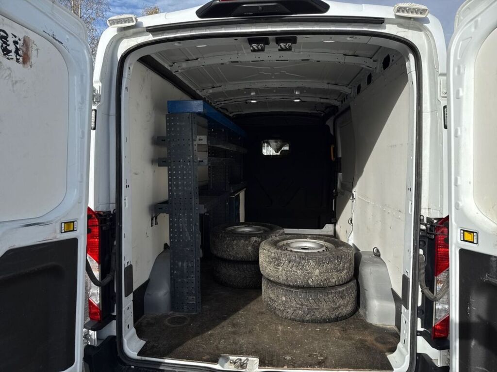Ford Transit 2022 Valkoinen
