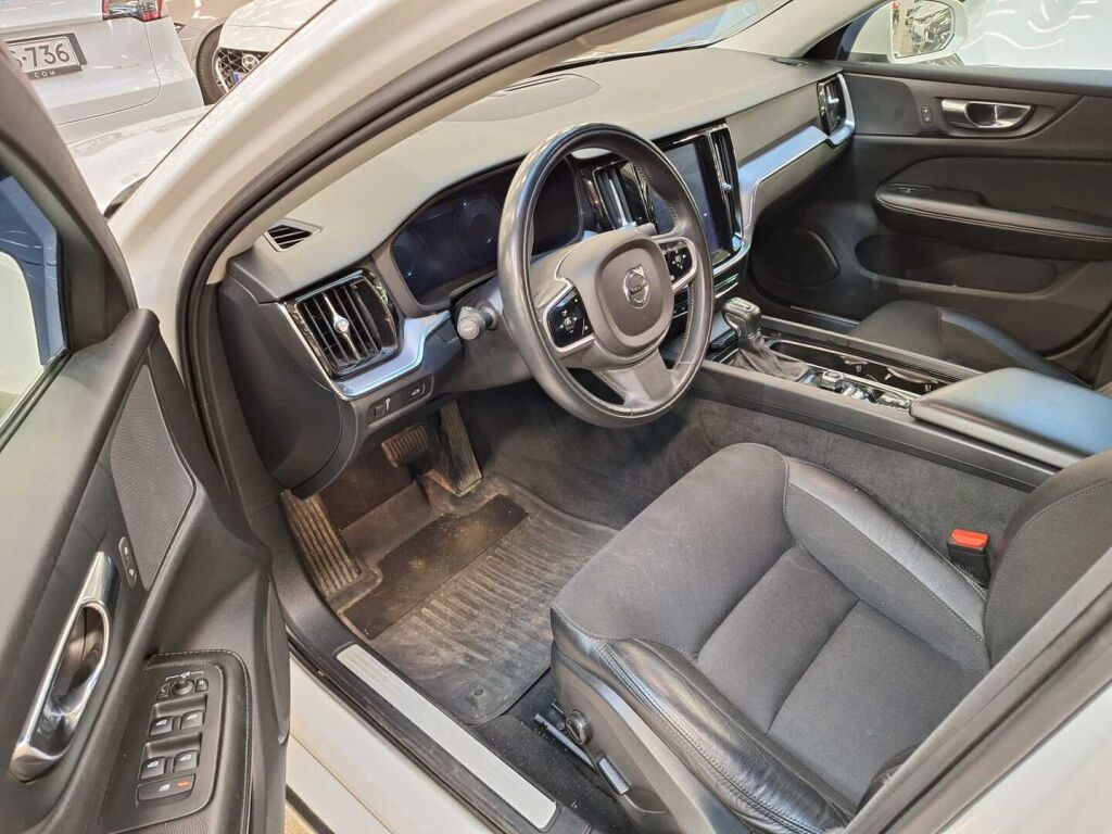 Volvo V60 2018 Valkoinen