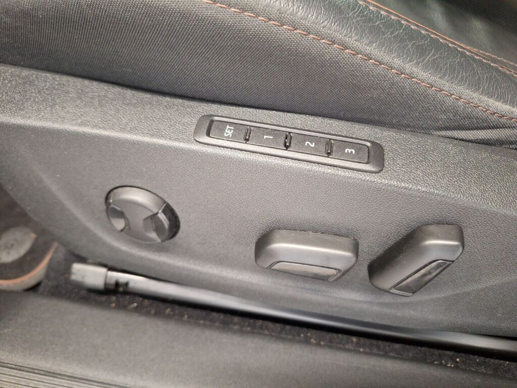 Skoda Enyaq 2021 Musta