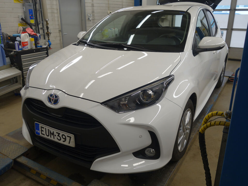 Toyota Yaris 2023 Valkoinen