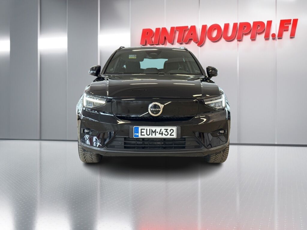 Volvo XC40 2023 Musta