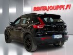 Volvo XC40 2023 Musta