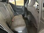 Volvo XC40 2023 Musta