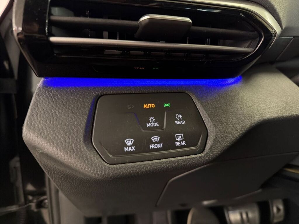 Volkswagen ID.4 2023 Musta