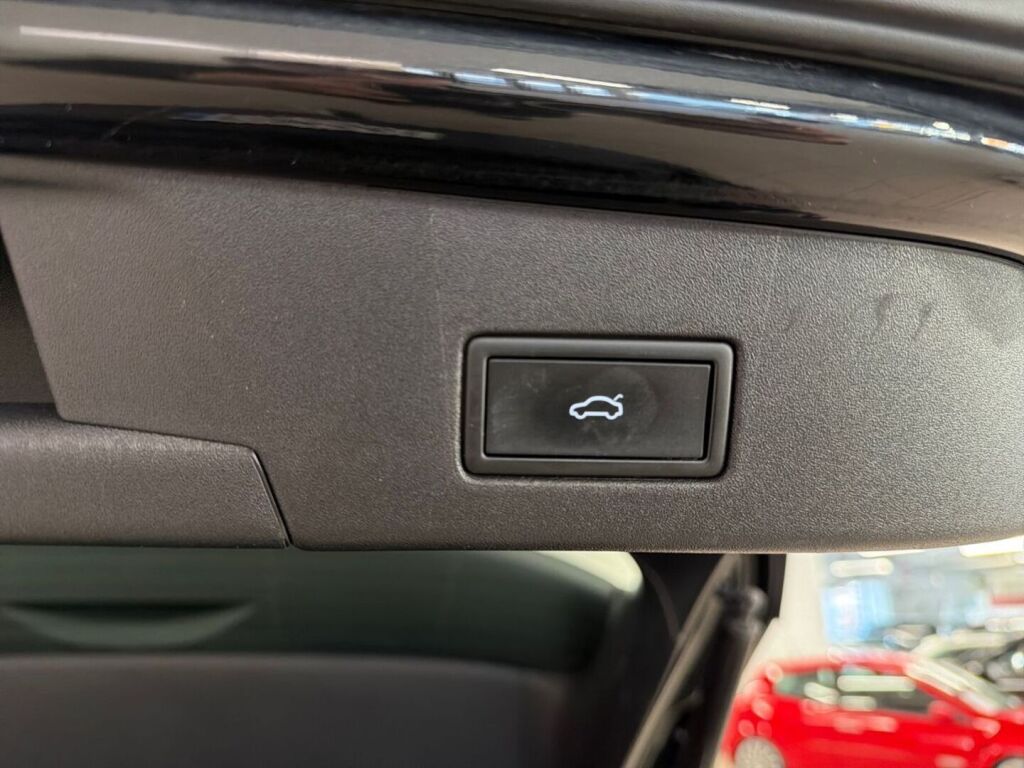 Volkswagen ID.4 2023 Musta