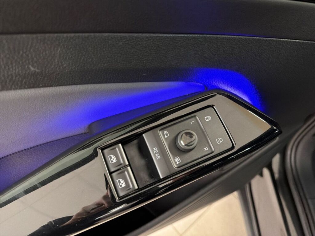 Volkswagen ID.4 2023 Musta