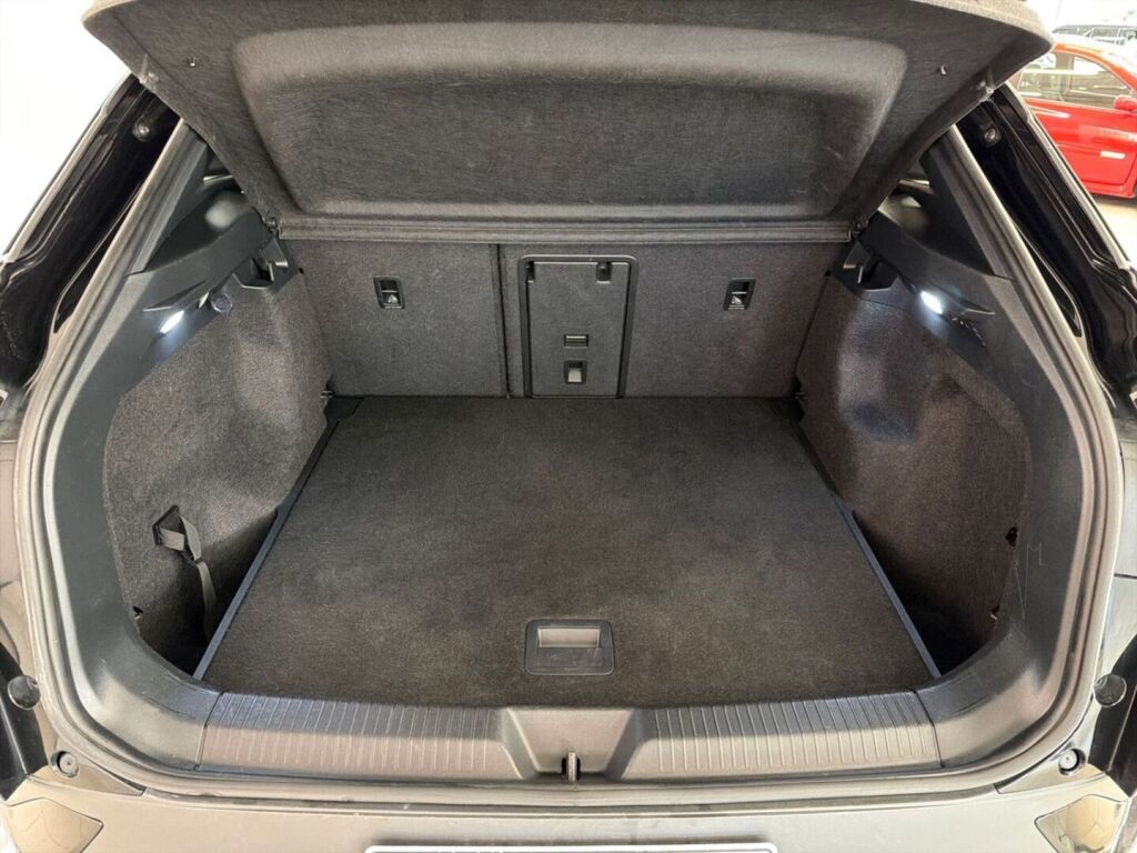 Volkswagen ID.4 2023 Musta